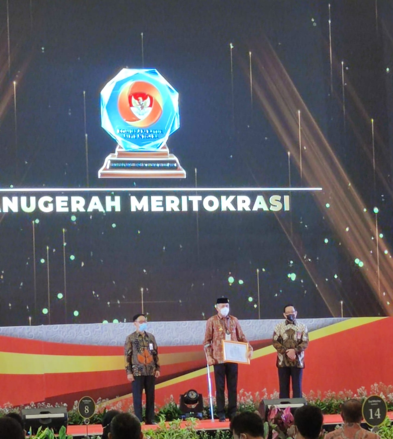 Foto 02 - anugerah meritokrasi KASN 2021