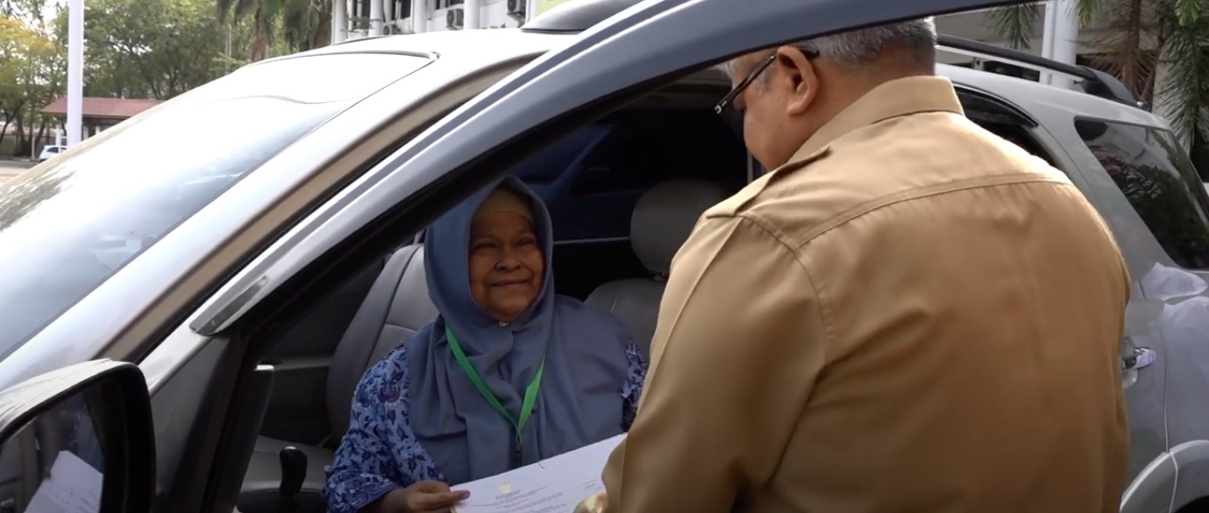 foto 02 - serah sk kp-pensiun tmt 1 april 2023